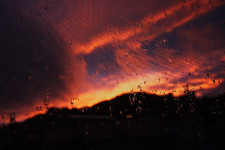雨あがり 空燃える