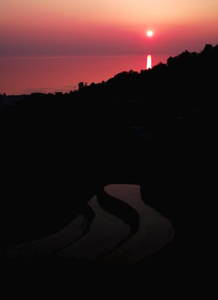 夕景は棚田と共に