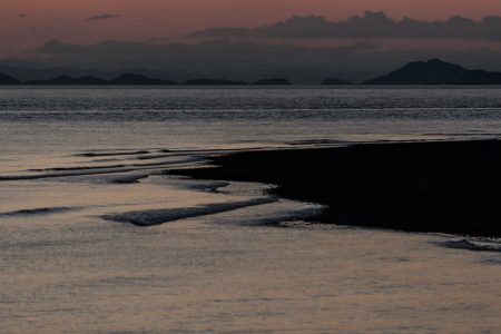 夕陽が綺麗な海へ行こう