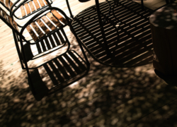 オープンテラスの光と影