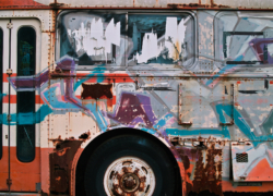 廃バスは芸術だ