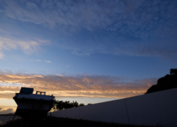 秋の空、係留地にて