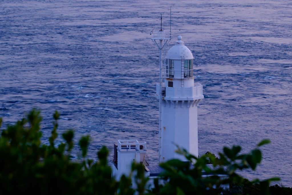 灯台は迷走の果てに