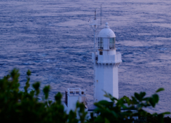 灯台は迷走の果てに